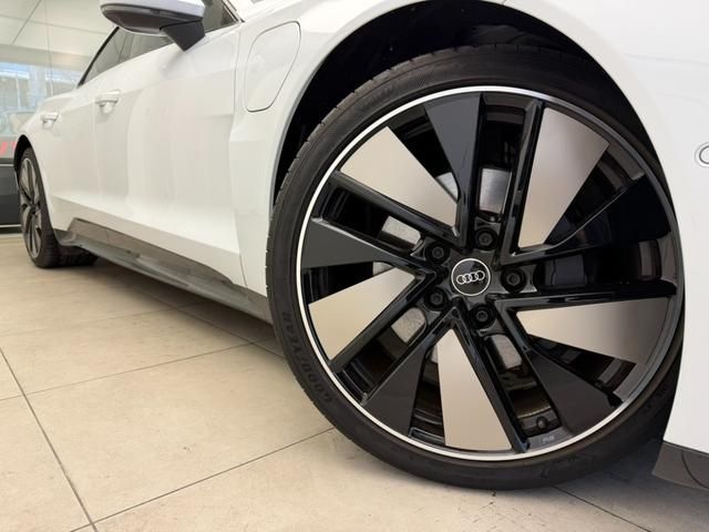 AUDI E-TRON GT 2022 Image 31