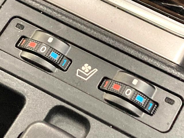 TOYOTA LANDCRUISER PRADO 2023 Image 31