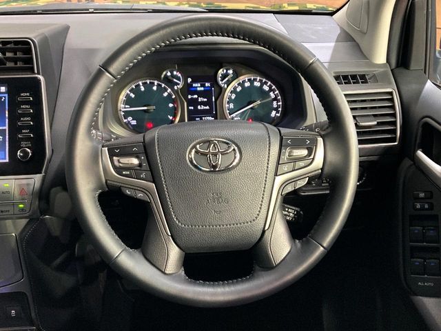 TOYOTA LANDCRUISER PRADO 2023 Image 31