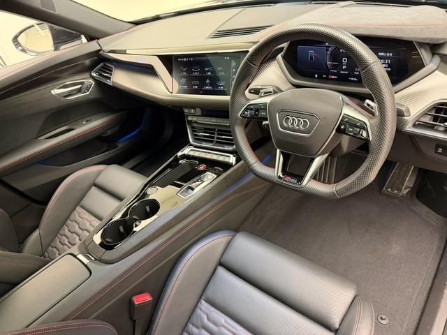 AUDI RS E-TRON GT 2022 Image 31