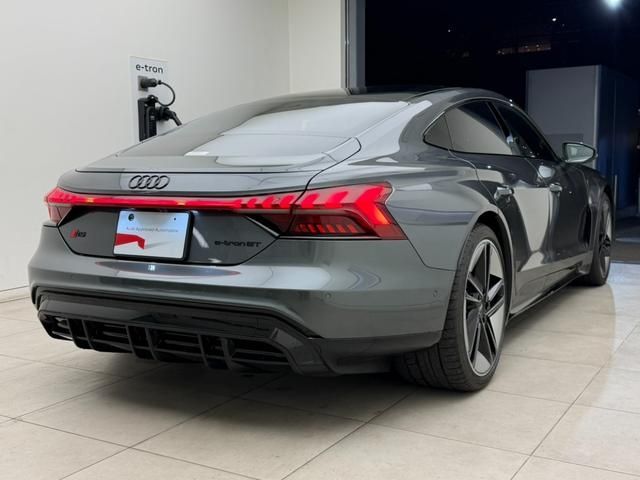 AUDI RS E-TRON GT 2022 Image 31