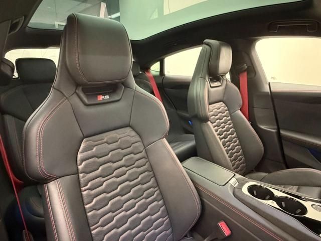 AUDI RS E-TRON GT 2022 Image 31