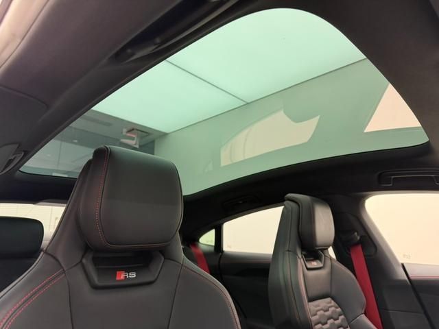 AUDI RS E-TRON GT 2022 Image 31