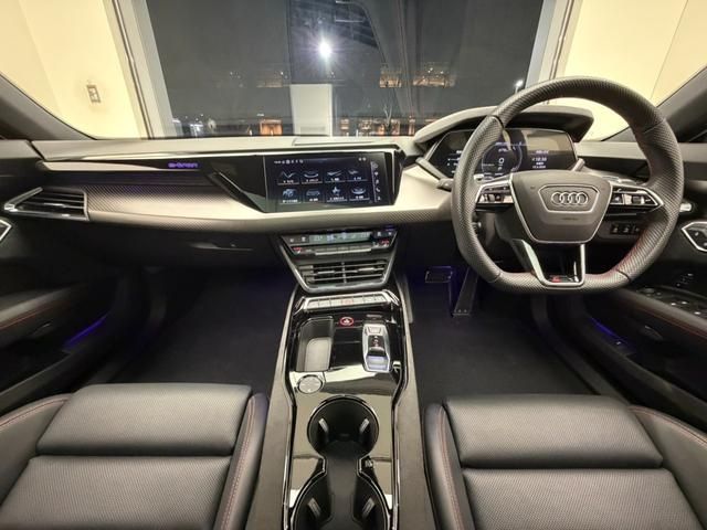 AUDI RS E-TRON GT 2022 Image 31