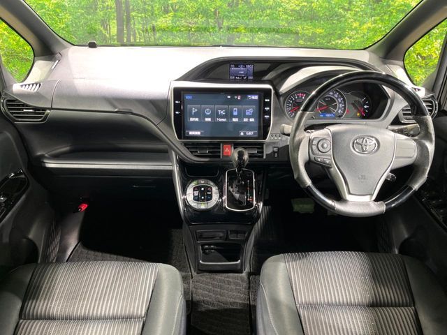 TOYOTA VOXY 2018 Image 31