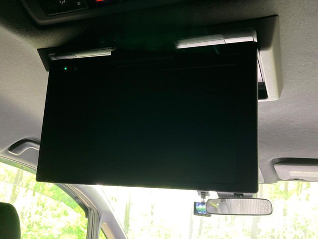 TOYOTA VOXY 2018 Image 31