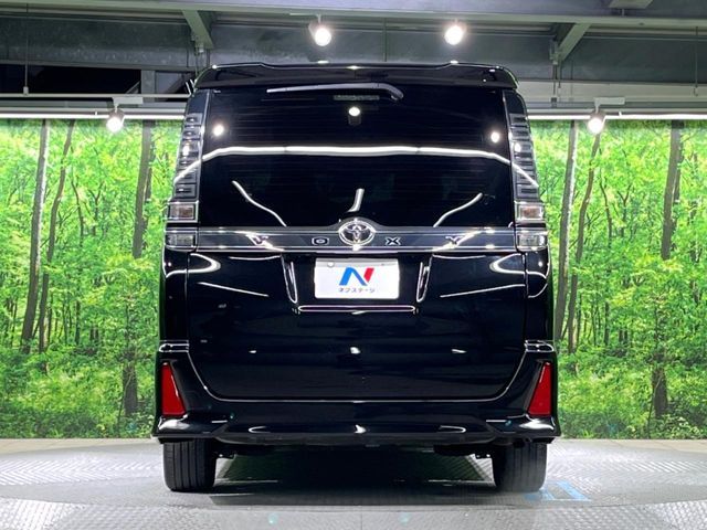 TOYOTA VOXY 2018 Image 31