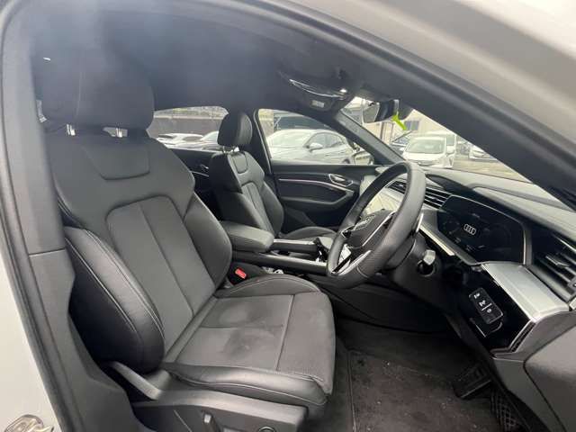 AUDI E-TRON SPORTBAC 2022 Image 31