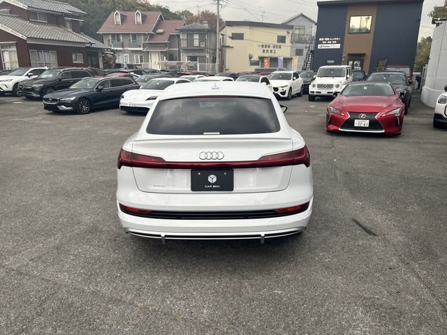 AUDI E-TRON SPORTBAC 2022 Image 31