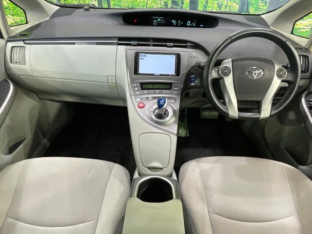 TOYOTA PRIUS 2012 Image 31