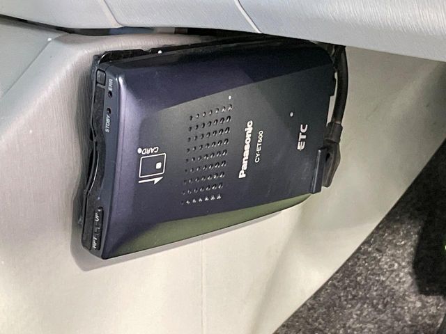 TOYOTA PRIUS 2012 Image 31