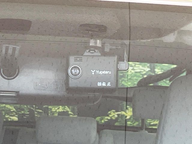 TOYOTA PRIUS 2012 Image 31