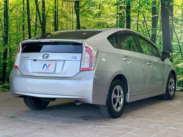 TOYOTA PRIUS 2012 Image 31