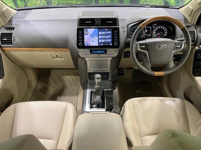 TOYOTA LANDCRUISER PRADO 2023 Image 31