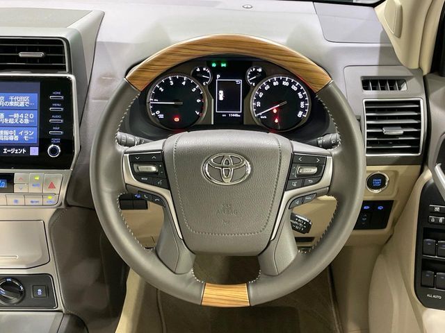 TOYOTA LANDCRUISER PRADO 2023 Image 31