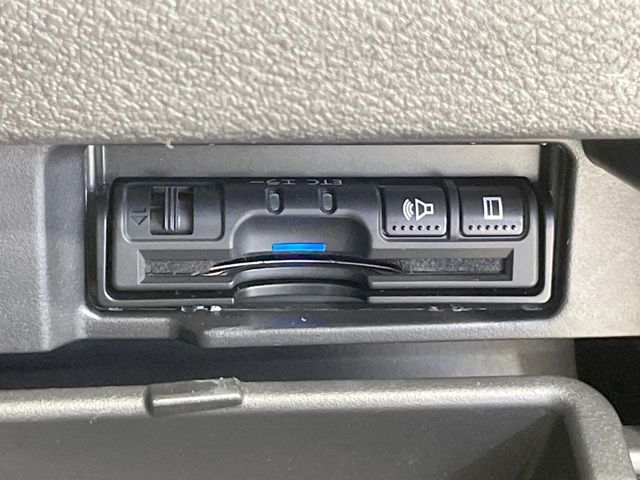 NISSAN SERENA  S-HYBRID 2017 Image 31