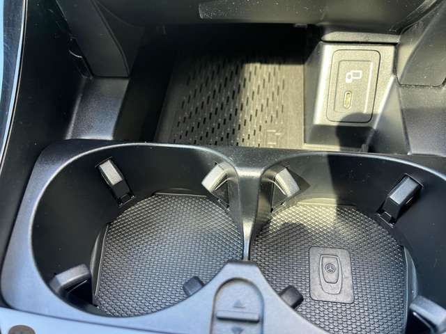 MERCEDES BENZ EQC 2023 Image 31