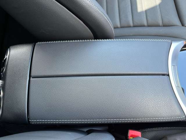 MERCEDES BENZ EQC 2023 Image 31