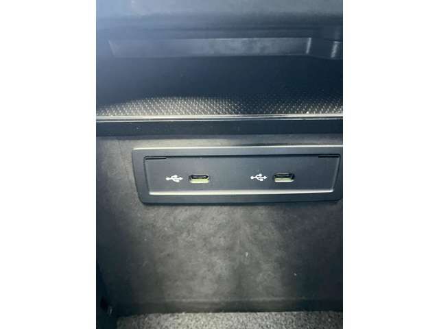 MERCEDES BENZ EQC 2023 Image 31