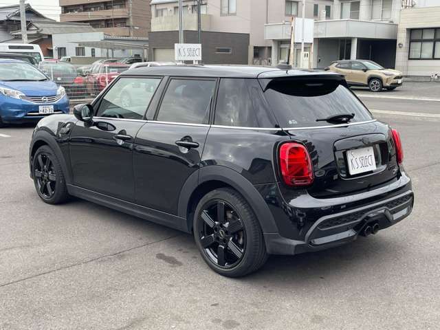 BMW MINI COOPER SD 5DOOR 2022 Image 31