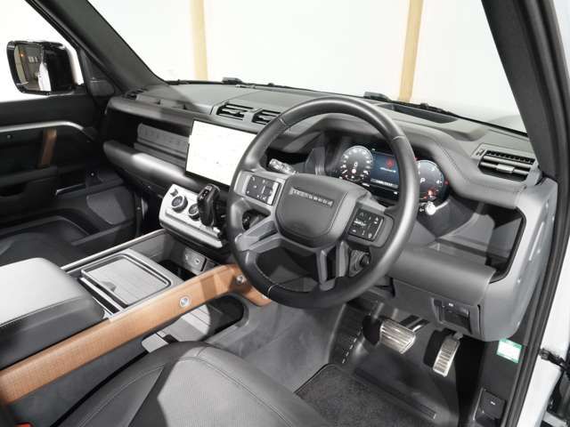 ROVER DEFENDER 2023 Image 31