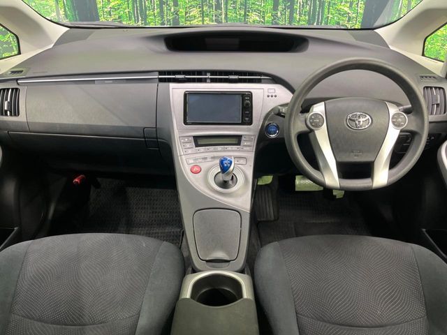 TOYOTA PRIUS 2015 Image 31