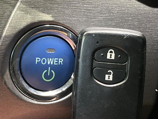 TOYOTA PRIUS 2015 Image 31