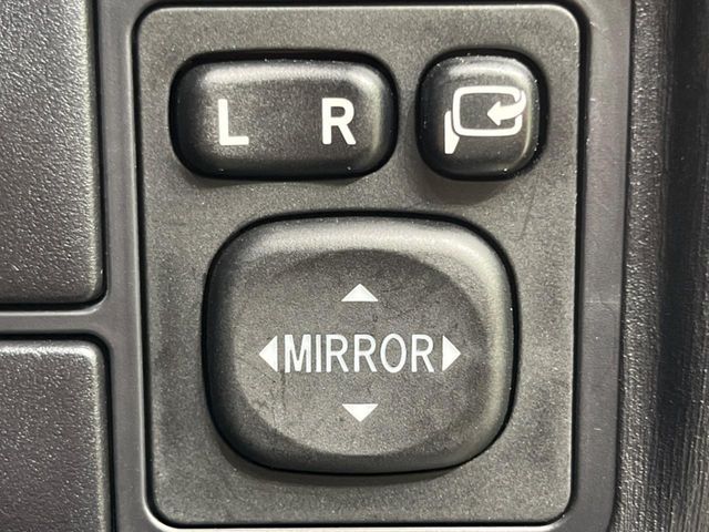 TOYOTA PRIUS 2015 Image 31