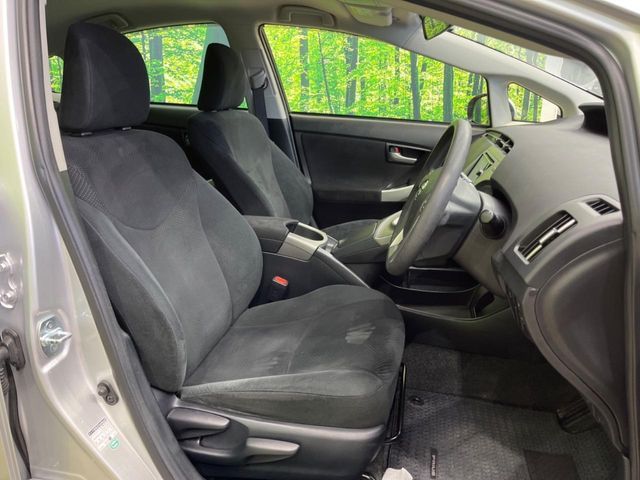 TOYOTA PRIUS 2015 Image 31