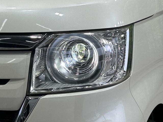 HONDA N BOX 2017 Image 31