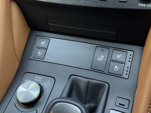 TOYOTA LEXUS RC300H 2023 Image 31