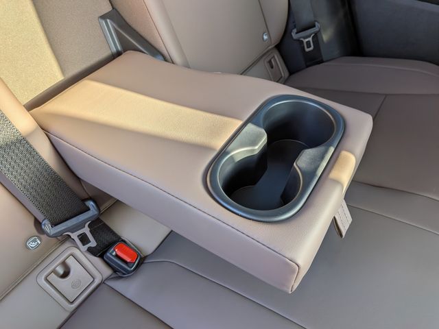 TOYOTA LEXUS UX250H 2023 Image 31