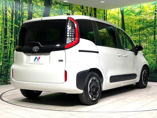 TOYOTA SIENTA HYBRID 2023 Image 31