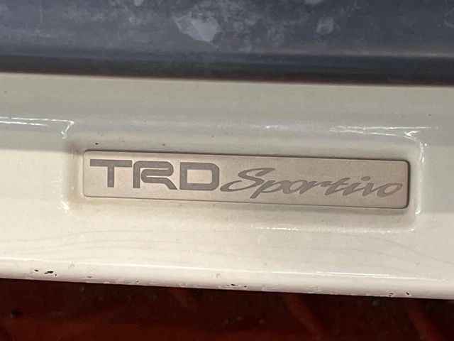 TOYOTA C-HR 2017 Image 31