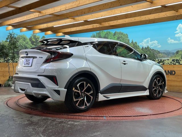 TOYOTA C-HR 2017 Image 31