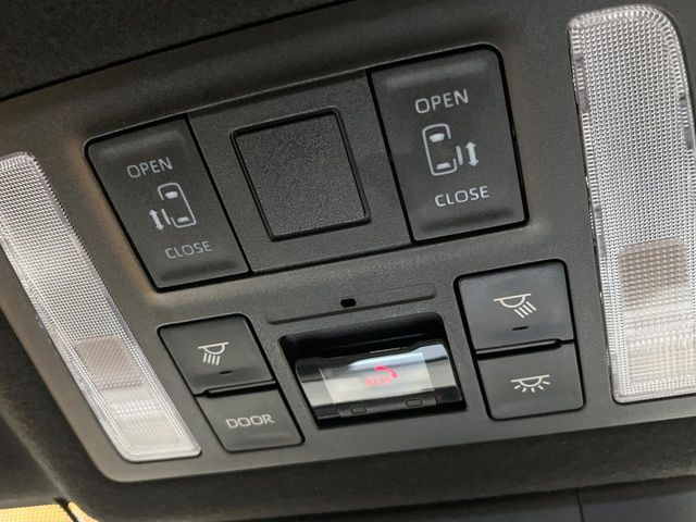 TOYOTA VOXY HYBRID 2025 Image 31