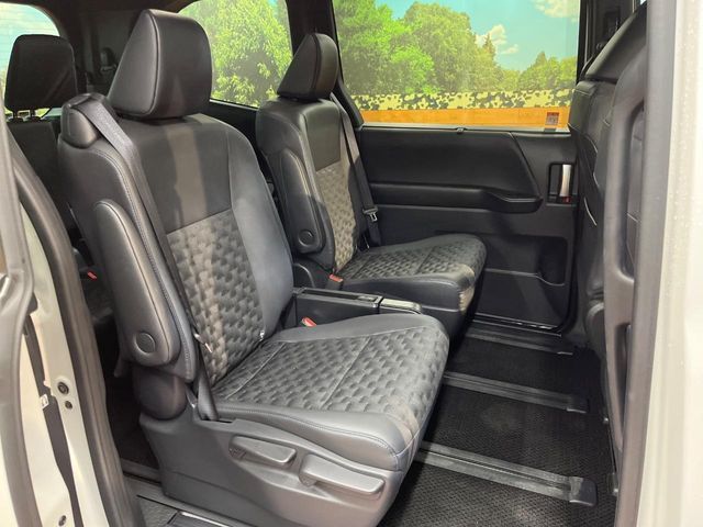 TOYOTA VOXY HYBRID 2025 Image 31