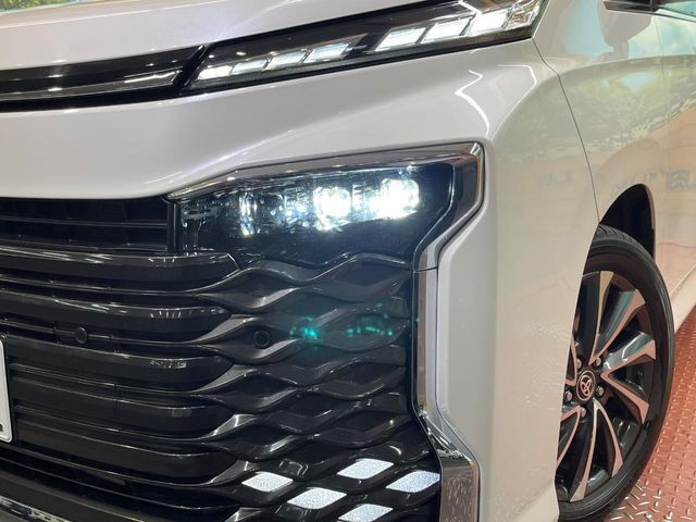 TOYOTA VOXY HYBRID 2025 Image 31