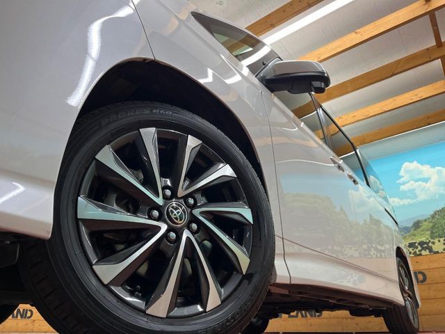 TOYOTA VOXY HYBRID 2025 Image 31