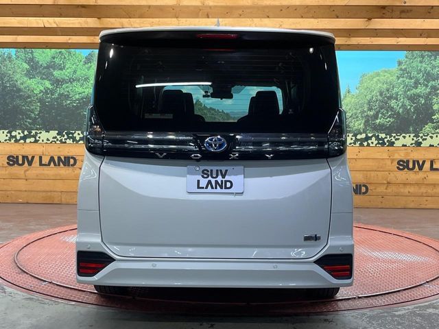 TOYOTA VOXY HYBRID 2025 Image 31