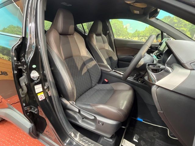 TOYOTA C-HR 2017 Image 31