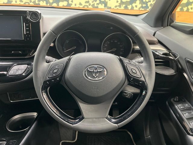 TOYOTA C-HR 2017 Image 31
