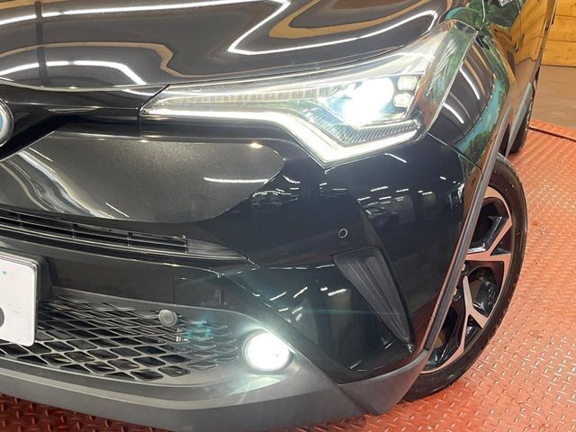 TOYOTA C-HR 2017 Image 31