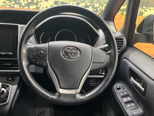 TOYOTA VOXY HYBRID 2016 Image 31