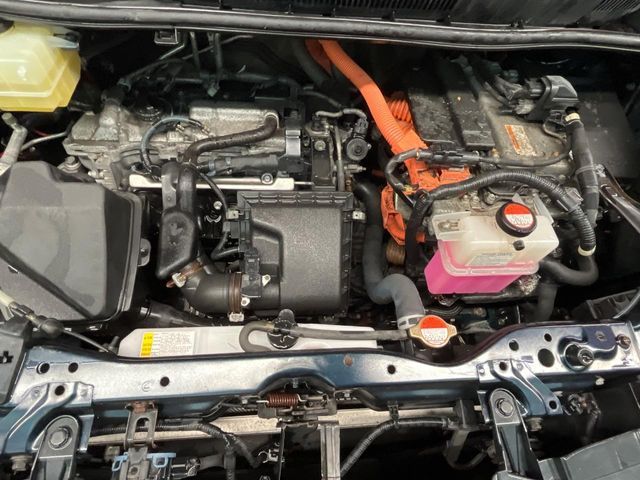 TOYOTA VOXY HYBRID 2016 Image 31