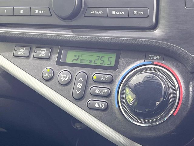 TOYOTA AQUA 2012 Image 31