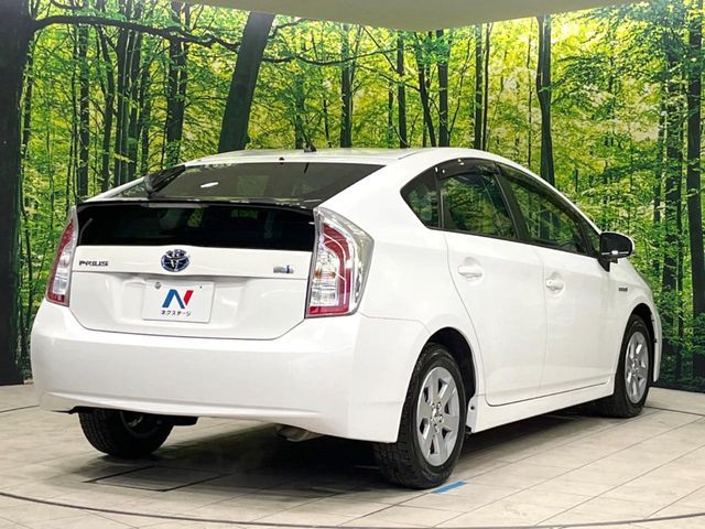 TOYOTA PRIUS 2012 Image 31