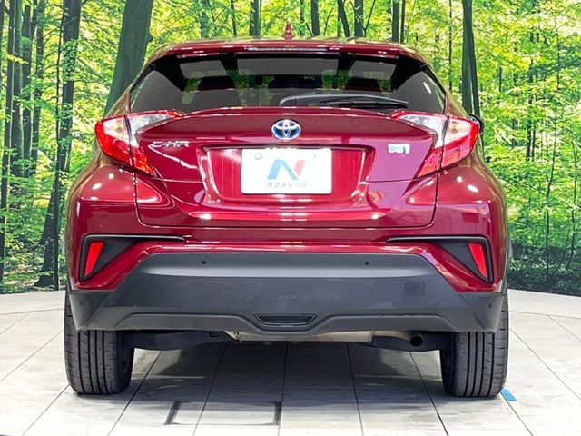 TOYOTA C-HR 2017 Image 31