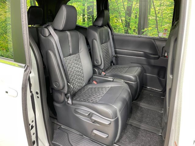 TOYOTA VOXY HYBRID 2026 Image 31