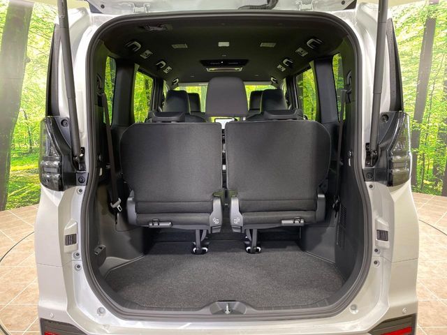 TOYOTA VOXY HYBRID 2026 Image 31